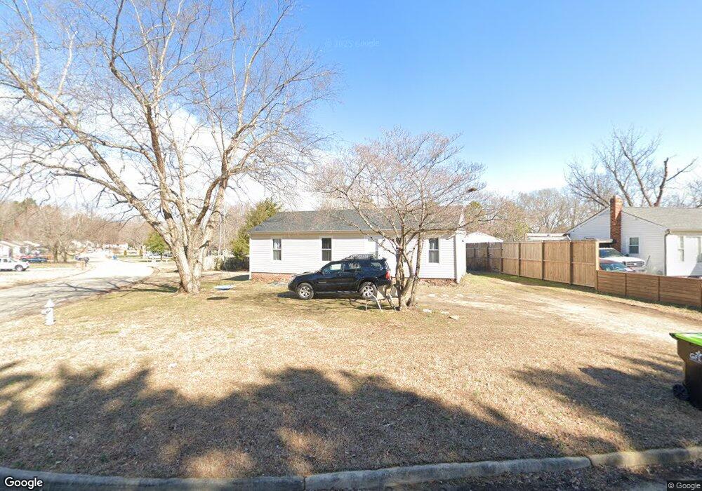 5848 Huntingcreek Dr, North Chesterfield, VA 23237 - photo 1