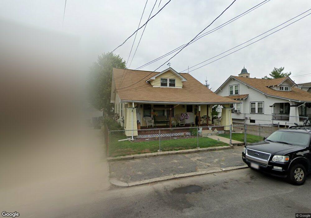 52 Suffolk Ave, Pawtucket, RI 02861 - photo 1