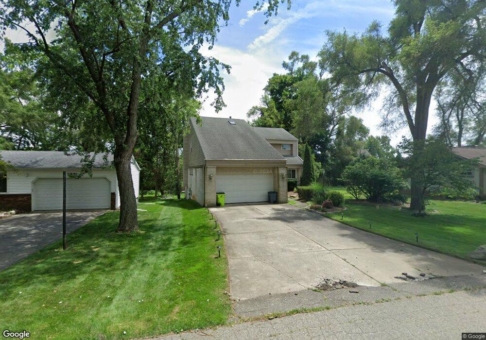 2375 Recreation Dr, West Bloomfield, MI 48324 - photo 1