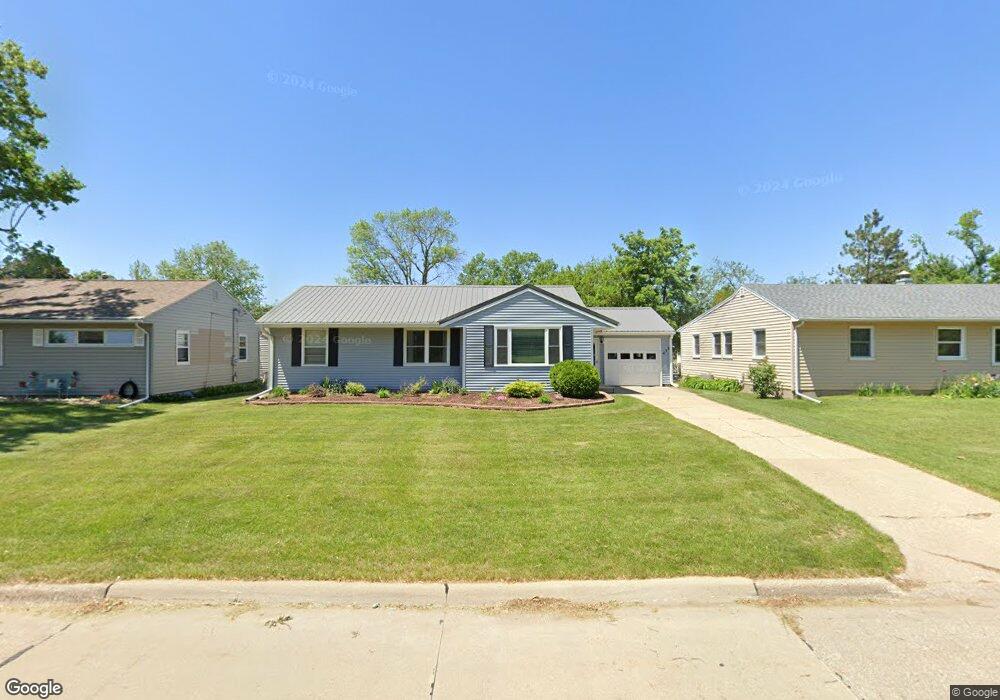 423 32nd St SE, Cedar Rapids, IA 52403 - photo 1