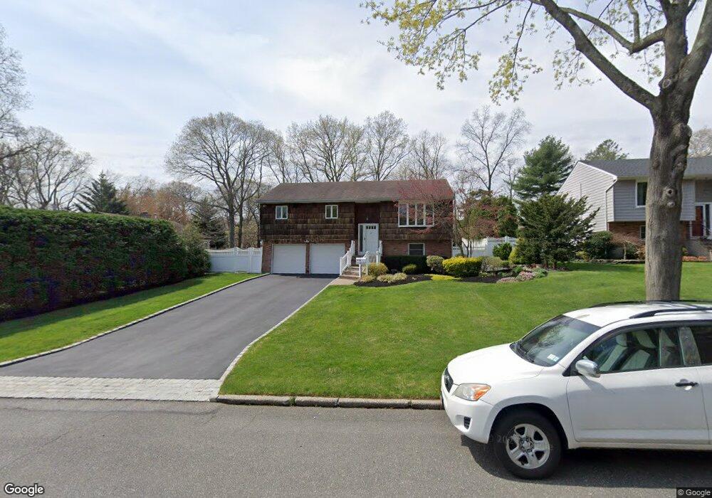 12 Waner St, ComMacK, NY 11725 - photo 1