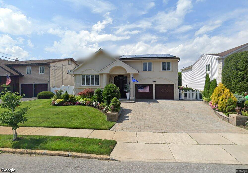 3042 Cheryl Rd, Merrick, NY 11566 - photo 1