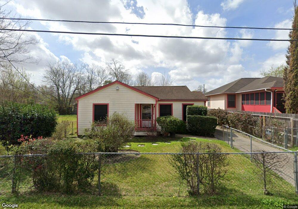 3020 Martha St, Houston, TX 77026 - photo 1
