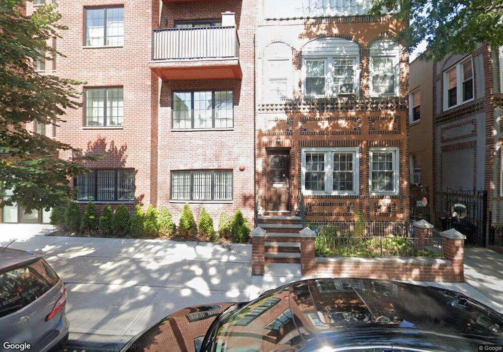 25-74 34th St unit 2B, New York City, NY 11103 - photo 1