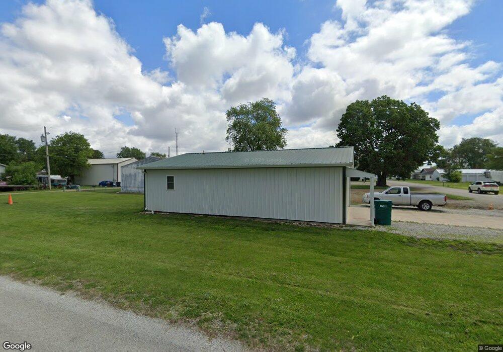 70 Moultrie Ave, Mattoon, IL 61938 - photo 1