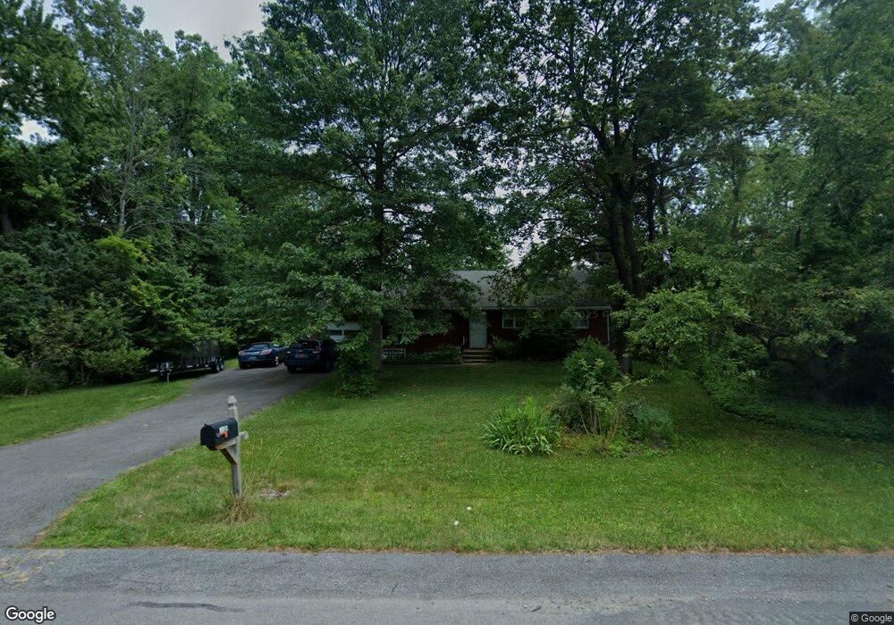 1124 Mohegan Rd, Schenectady, NY 12309 - photo 1