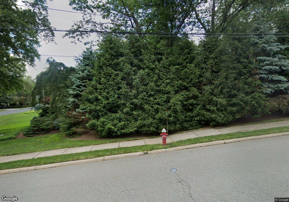 101 Devriese Ct, Tenafly, NJ 07670 - photo 1