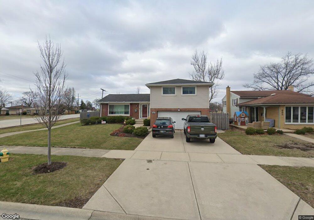 886 S Cedar Ave, Elmhurst, IL 60126 - photo 1