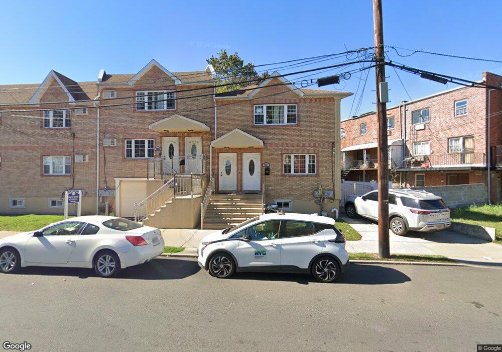 9424 202nd St, Hollis, NY 11423 - photo 1