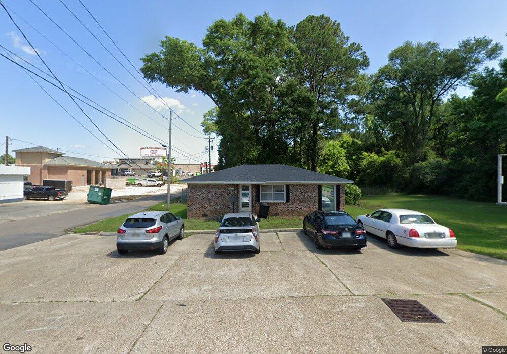 1523 W 10th St, Laurel, MS 39440 - photo 1