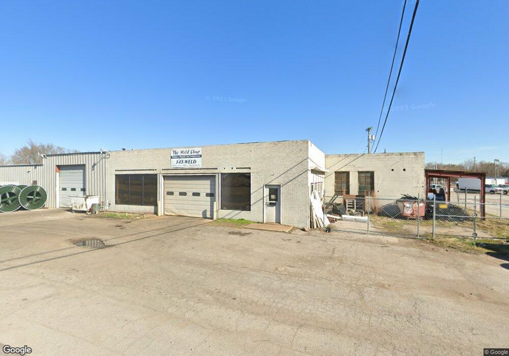 725 N J M Davis Blvd, Claremore, OK 74017 - photo 1