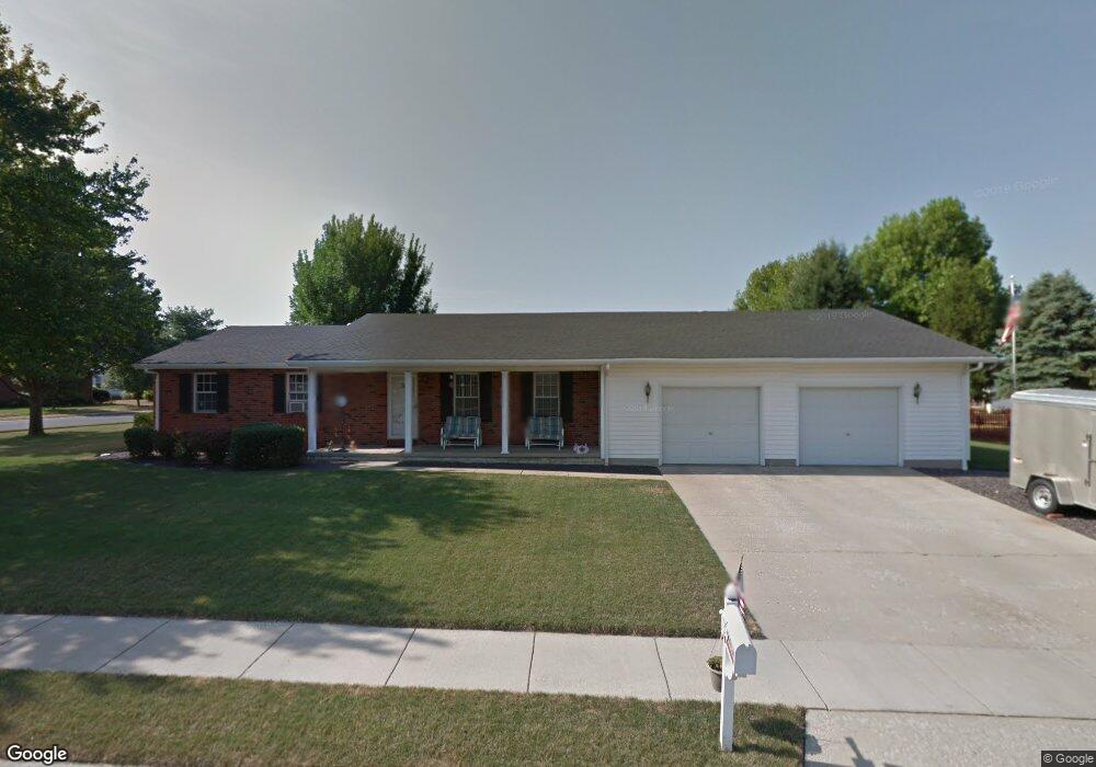 33 Catalina Ct, Jacksonville, IL 62650 - photo 1