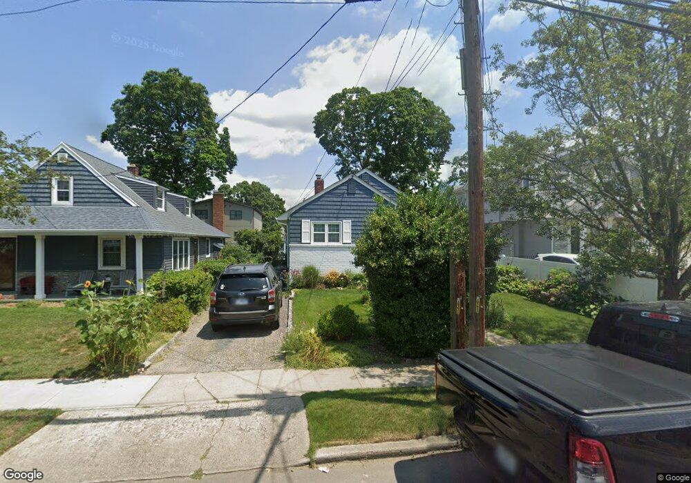 6 Edgewood Rd unit A, Port Washington, NY 11050 - photo 1