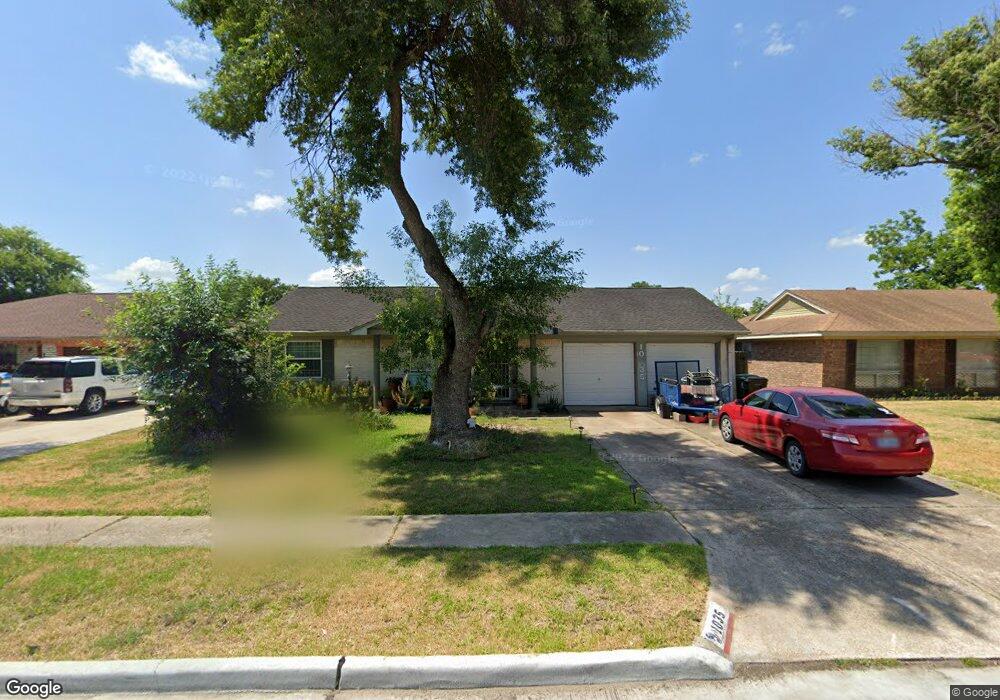 1035 Hidden Valley Dr, Houston, TX 77088 - photo 1