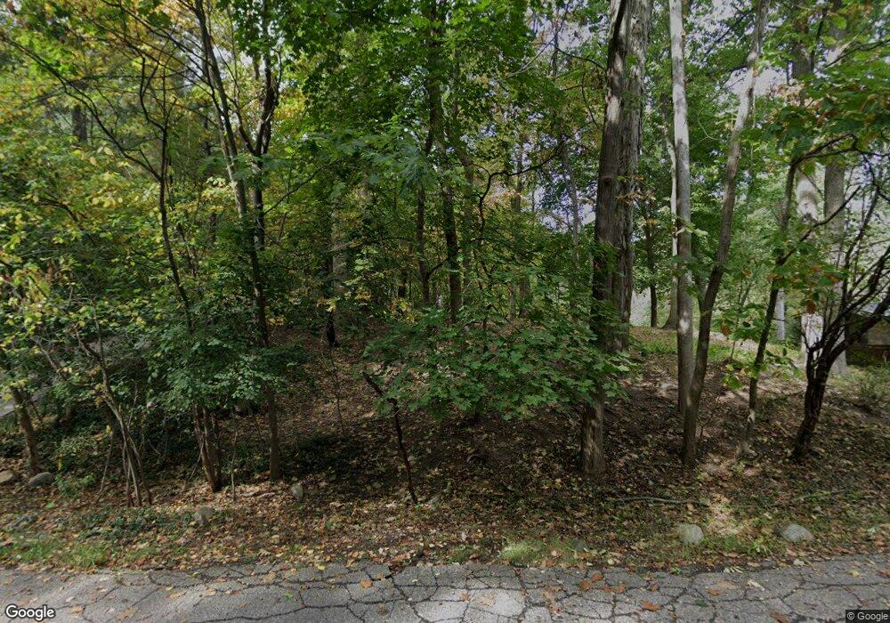 4366 Risdon Ct, Bloomfield Hills, MI 48302 - photo 1