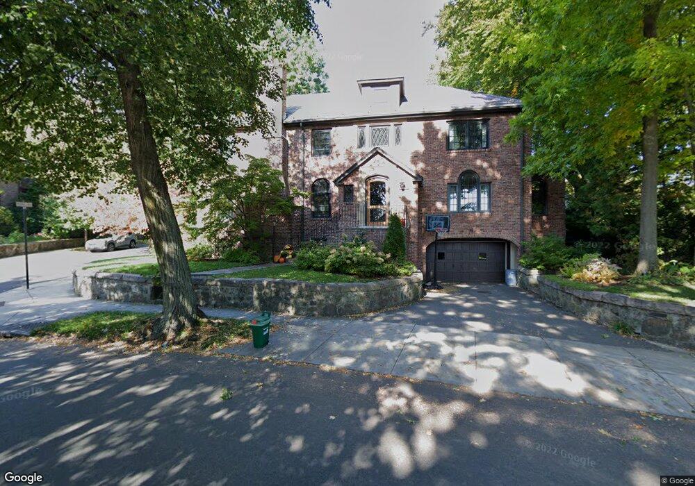 105 Gardner Rd, Brookline, MA 02445 - photo 1