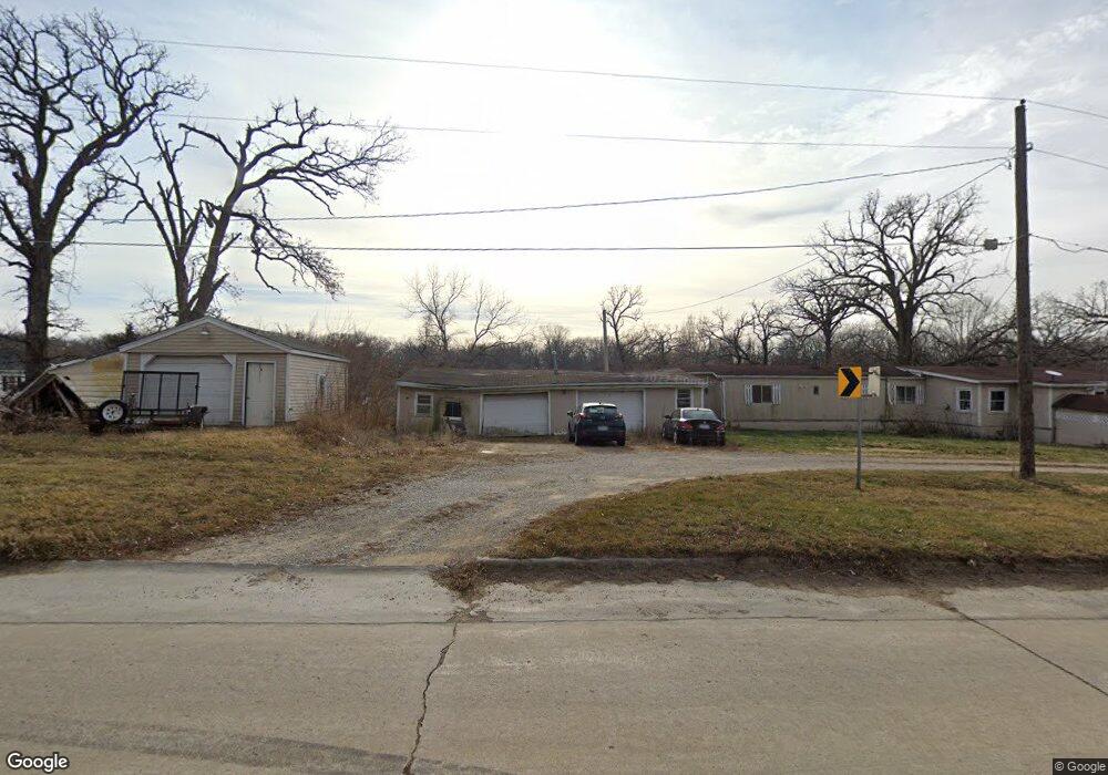 2551 N 4th Ave W, Newton, IA 50208 - photo 1