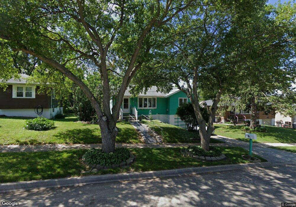 1447 E Lacona Ave, Des Moines, IA 50320 - photo 1