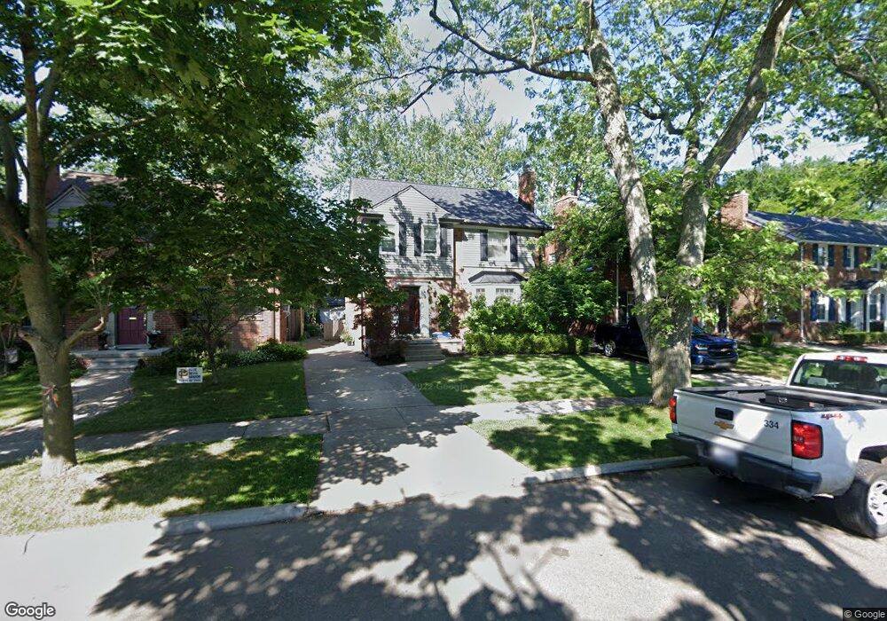 419 Moran Rd, Grosse Pointe Farms, MI 48236 - photo 1