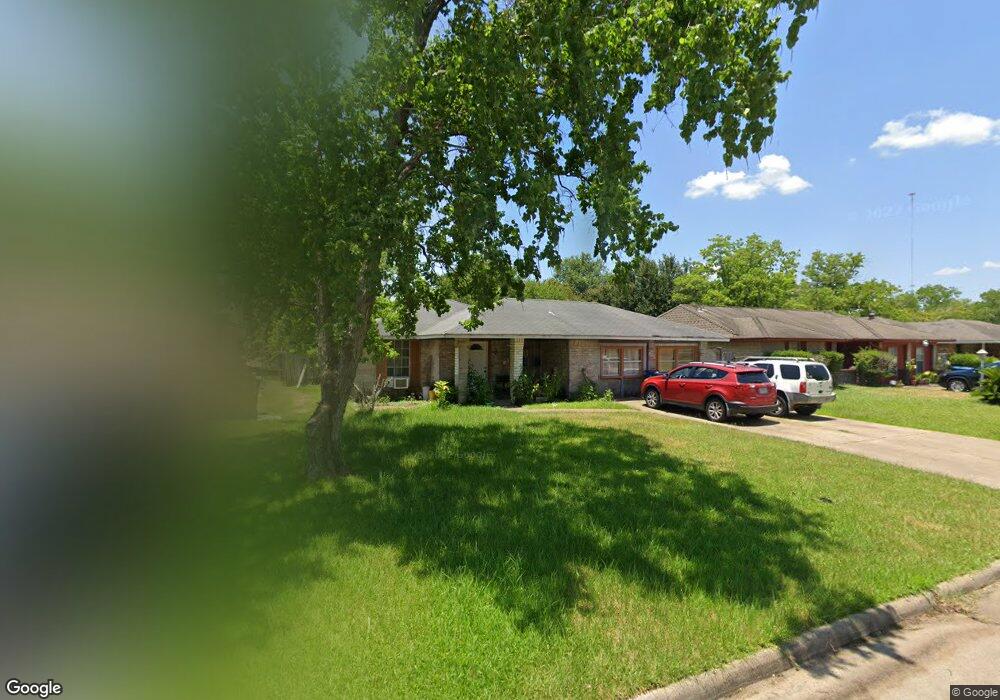 8815 Ryton Ln, Houston, TX 77088 - photo 1