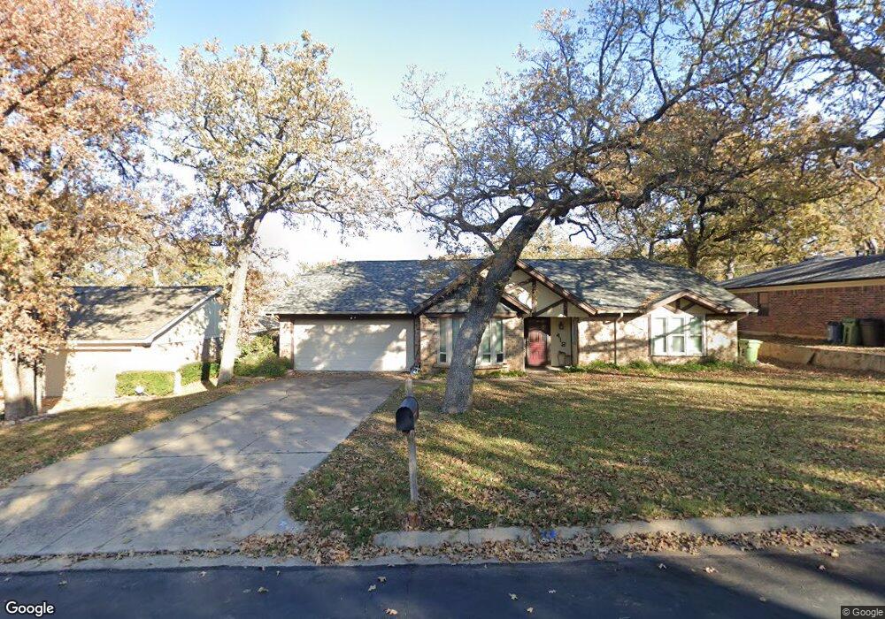 412 Stonehenge Dr, Hurst, TX 76054 - photo 1