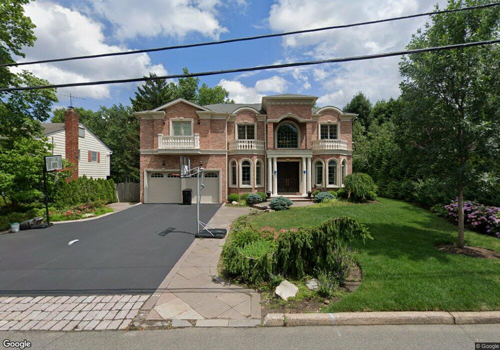 452 Lincoln Dr, Paramus, NJ 07652 - photo 1