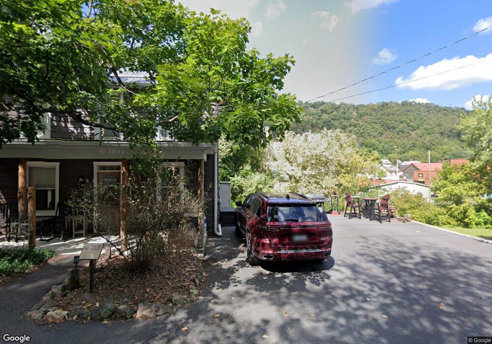 111 N Green St unit . 3, Berkeley Springs, WV 25411 - photo 1