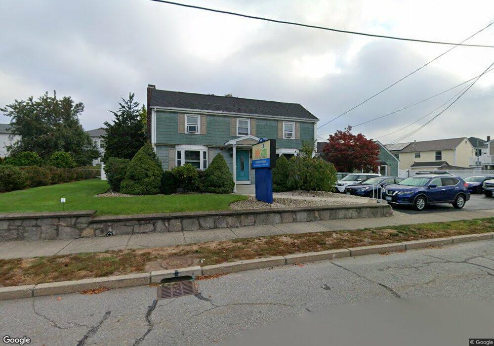 672 Armistice Blvd unit B, Pawtucket, RI 02861 - photo 1