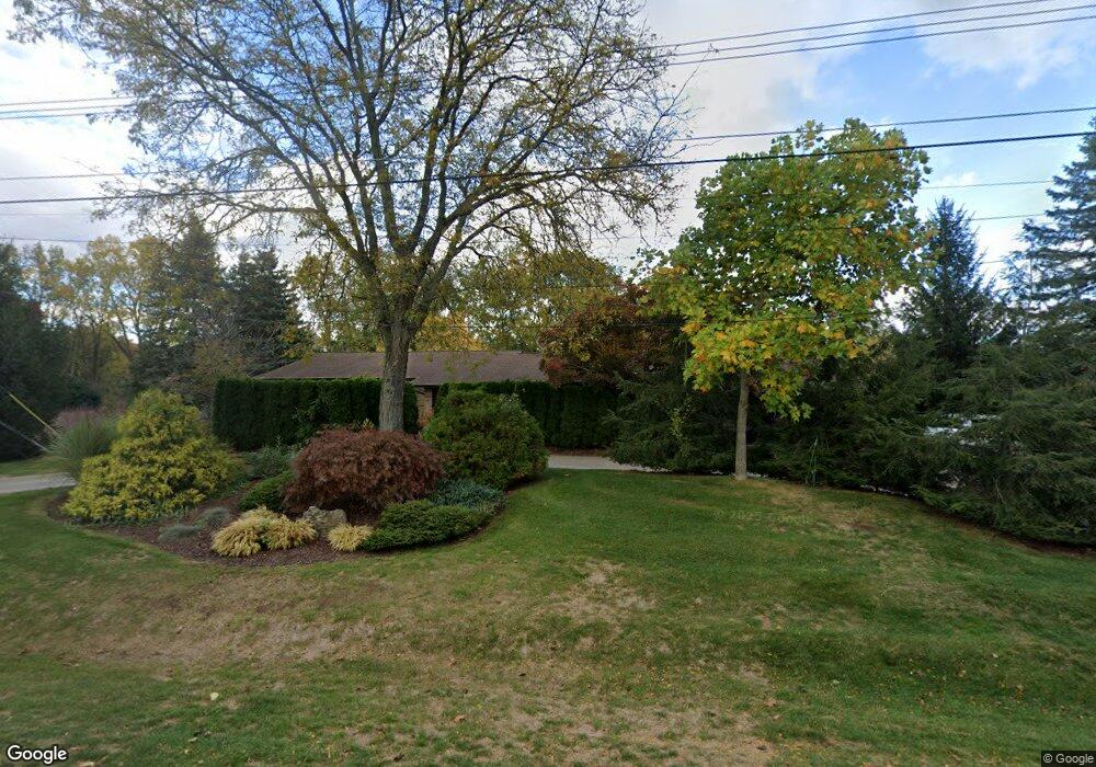 6803 Crestway Dr, Bloomfield Hills, MI 48301 - photo 1