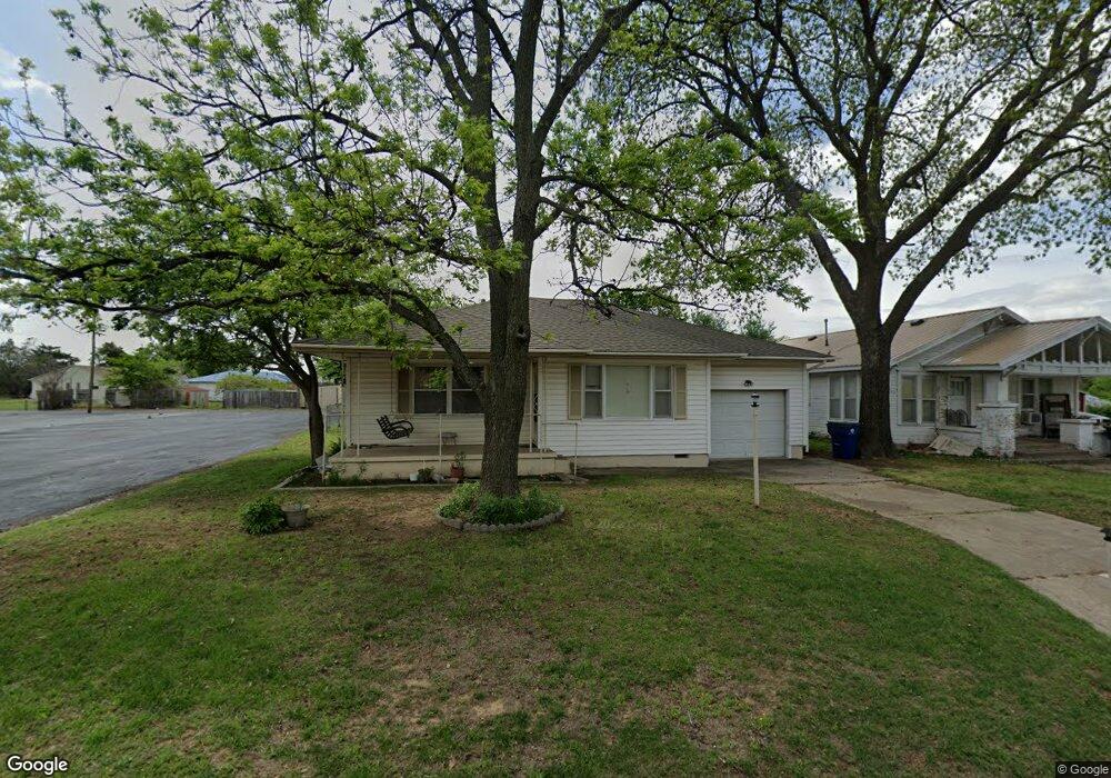 214 W Oak Ave, Duncan, OK 73533 - photo 1
