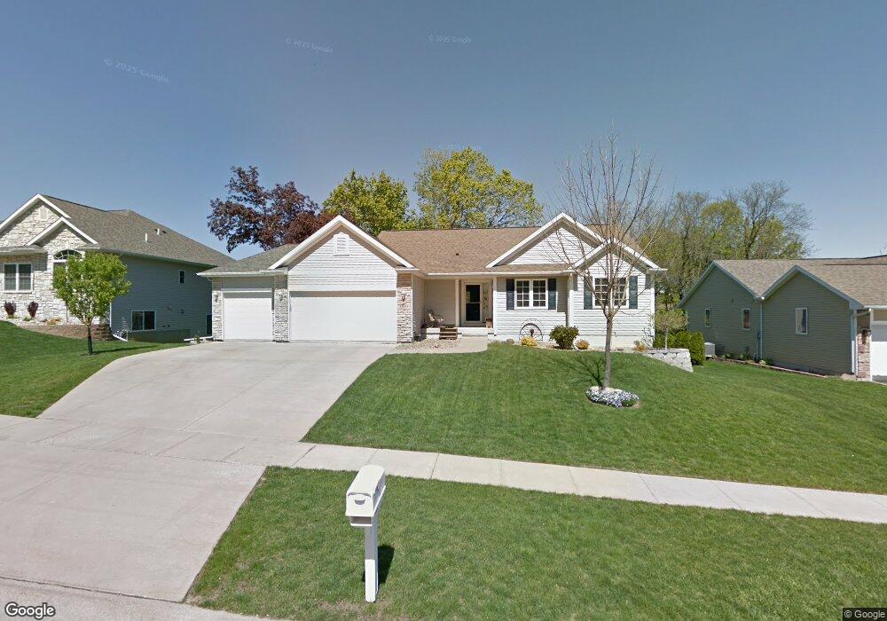 1808 Hughes Dr SW, Cedar Rapids, IA 52404 - photo 1