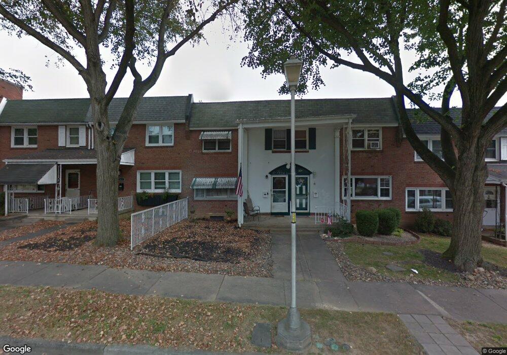 317 Linden Ln, Reading, PA 19611 - photo 1