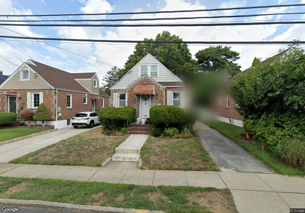 15 Jedwood Place, Valley Stream, NY 11581 - photo 1