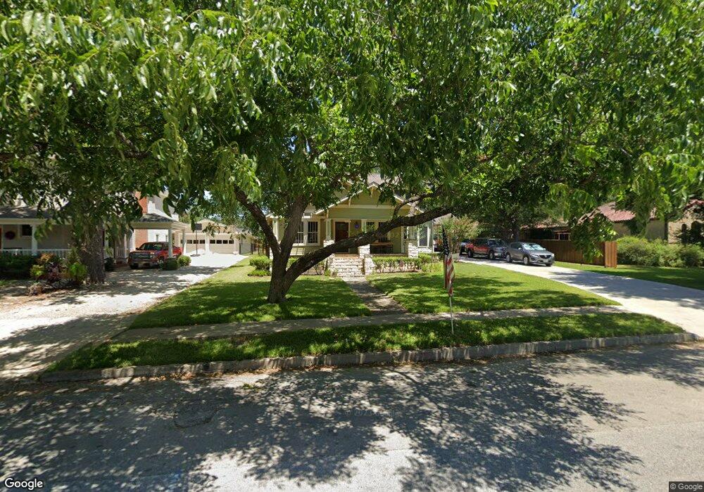 916 S Denton St, Gainesville, TX 76240 - photo 1