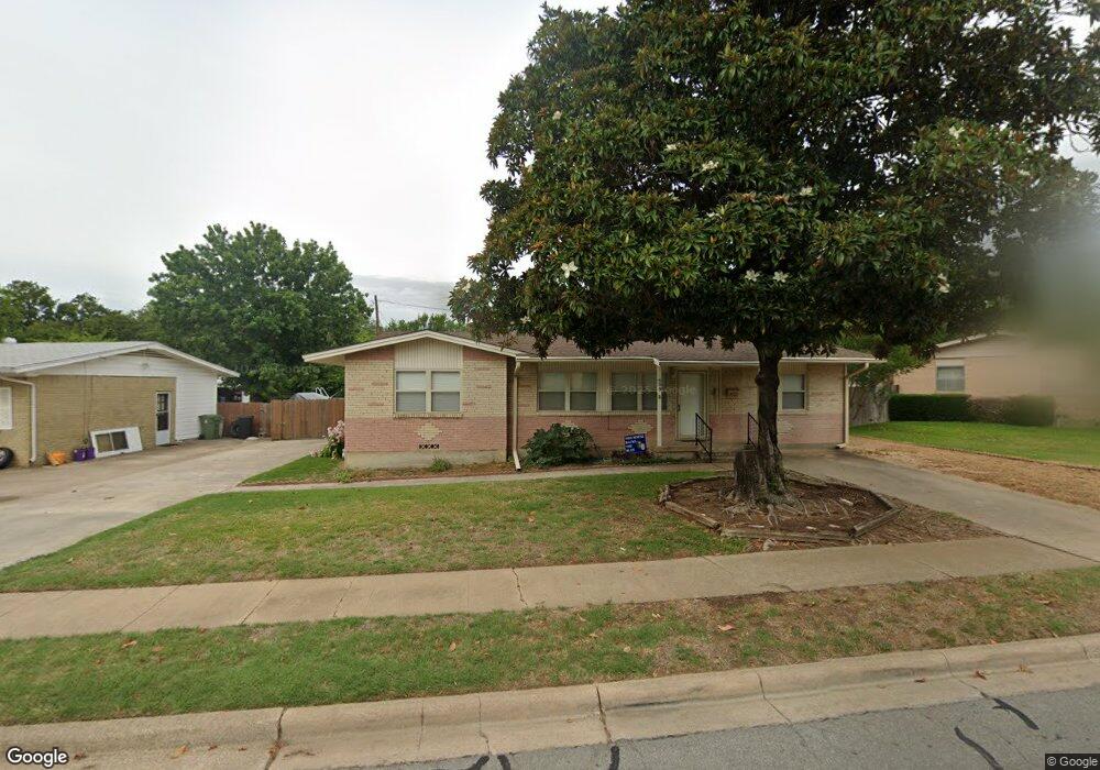 609 Ridgecrest Dr, Hurst, TX 76053 - photo 1