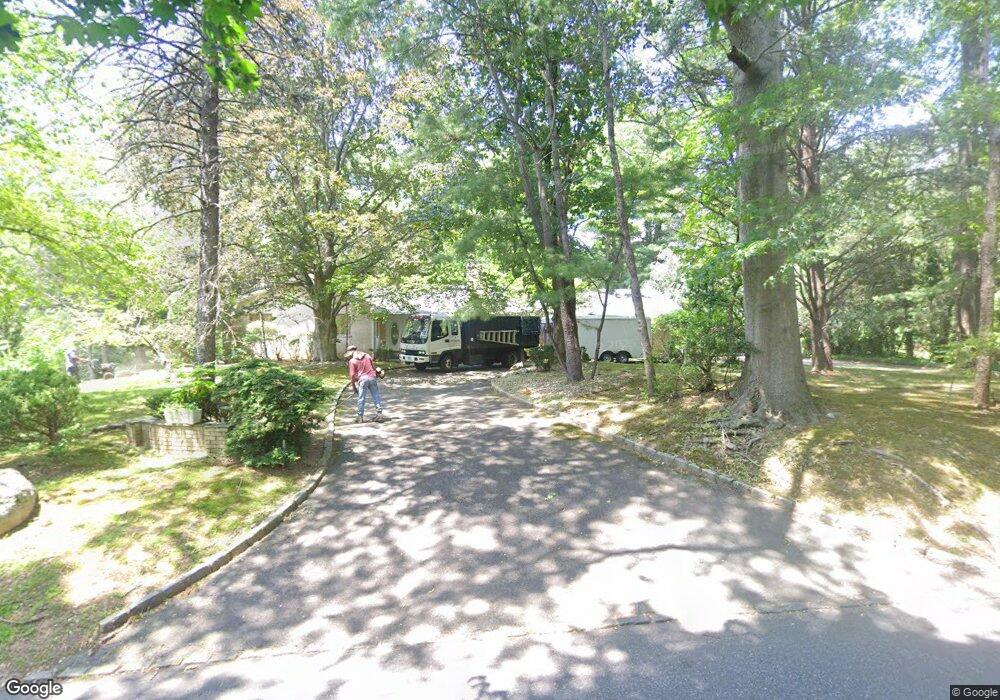 11 Tibbits Ln, Port Washington, NY 11050 - photo 1