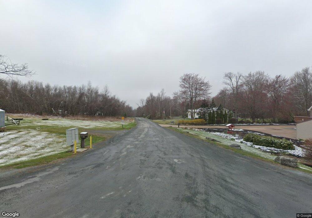 2 Edgefield Rd, Lake Ariel, PA 18436 - photo 1