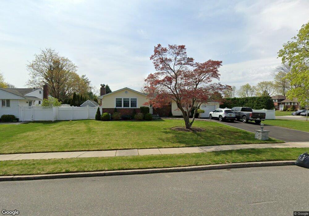 30 Cameo Rd, ComMacK, NY 11725 - photo 1