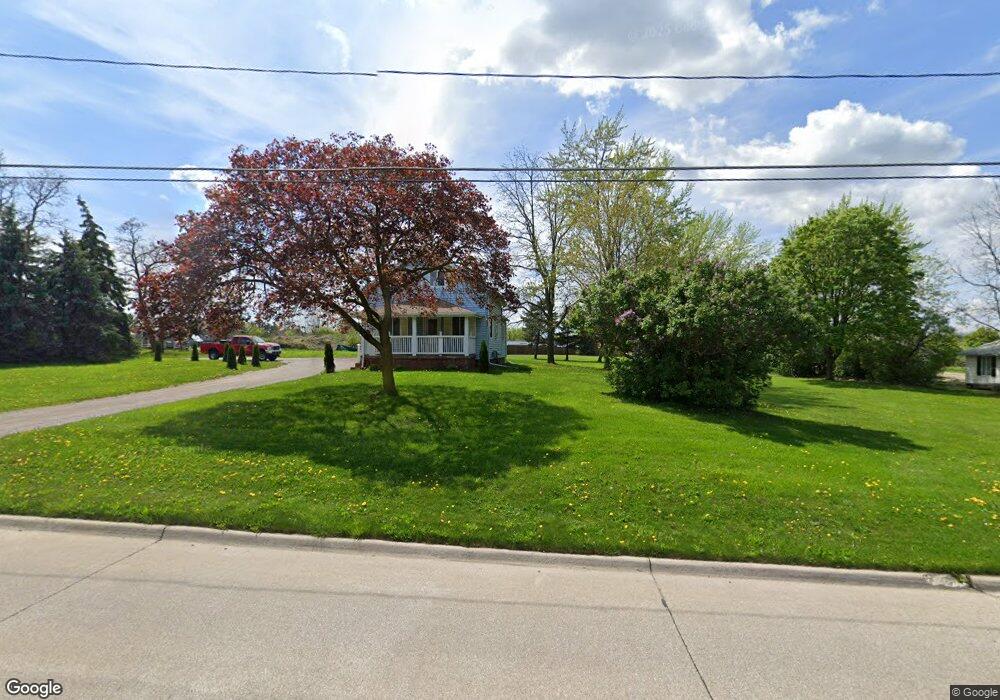 1420 S Linden Rd, Flint, MI 48532 - photo 1