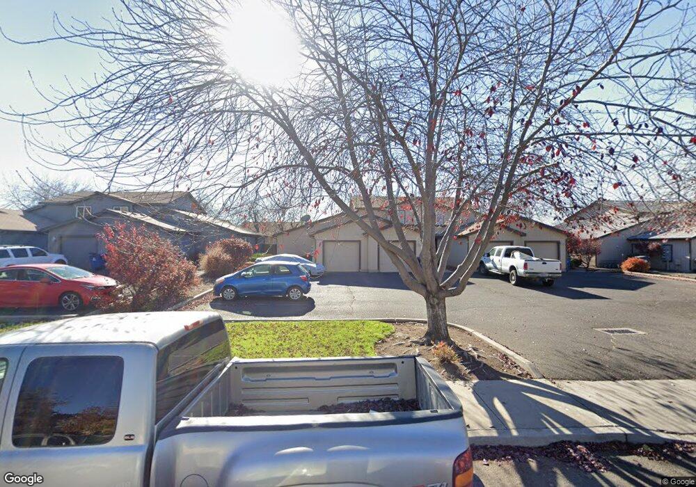 516 NE Negus Loop, Redmond, OR 97756 - photo 1