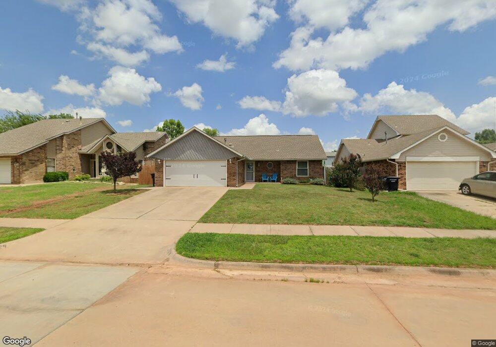 2624 Amber St, Moore, OK 73160 - photo 1