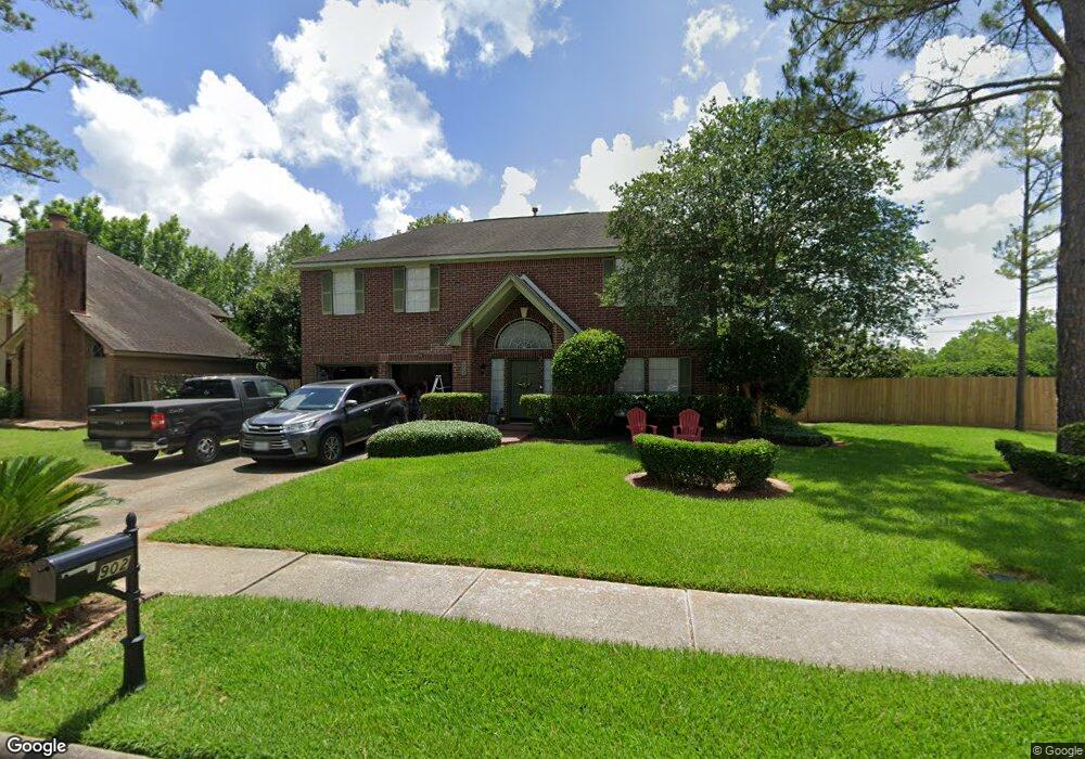 902 Applewood Dr, Friendswood, TX 77546 - photo 1