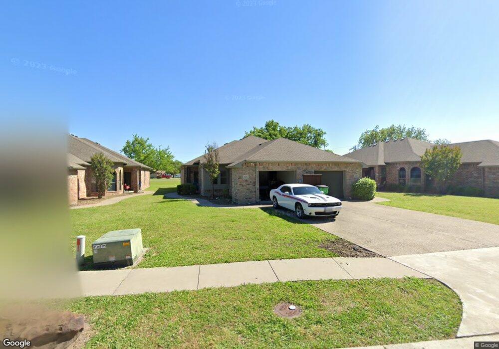 1610 Diamond Cir, Gainesville, TX 76240 - photo 1