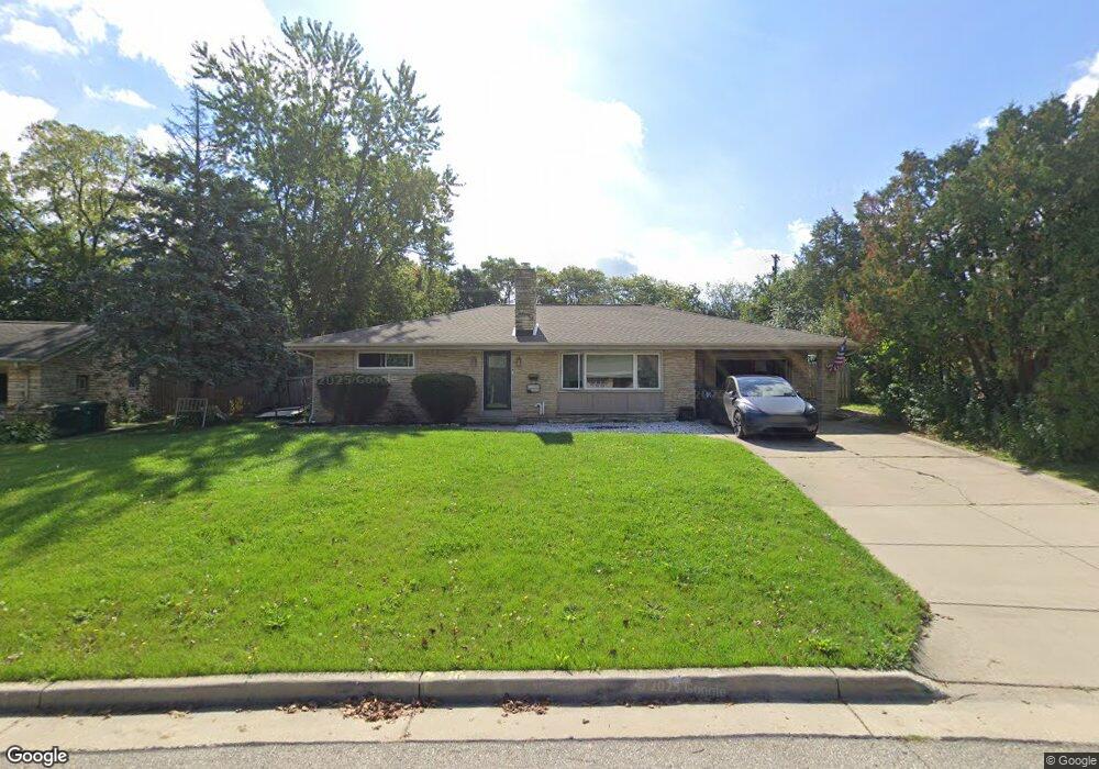 N84W16093 Donald Ct, Menomonee Falls, WI 53051 - photo 1