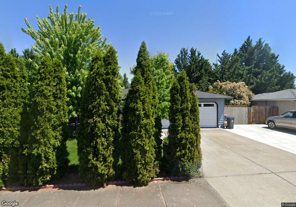 1281 Far Ave W, Central Point, OR 97502 - photo 1