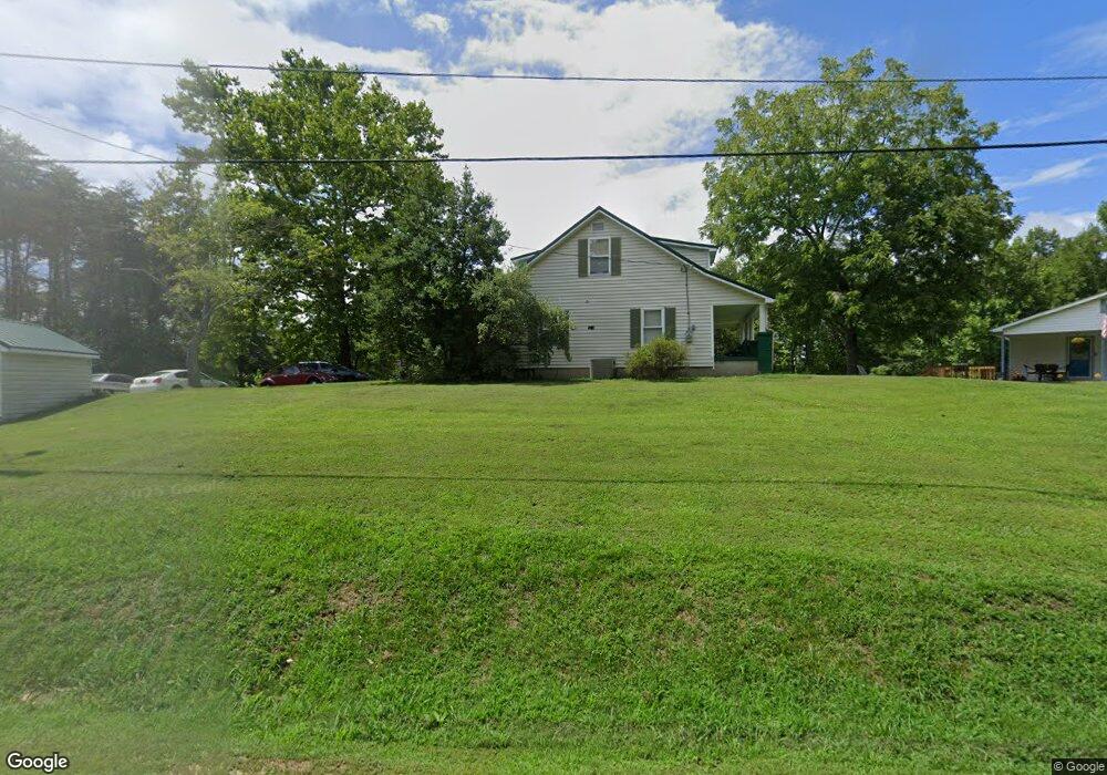 1029 Elijah Cir, Martinsville, VA 24112 - photo 1