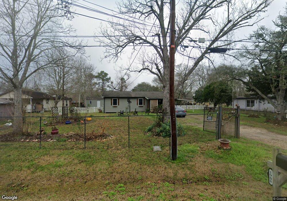 1908 W Blum St, Alvin, TX 77511 - photo 1