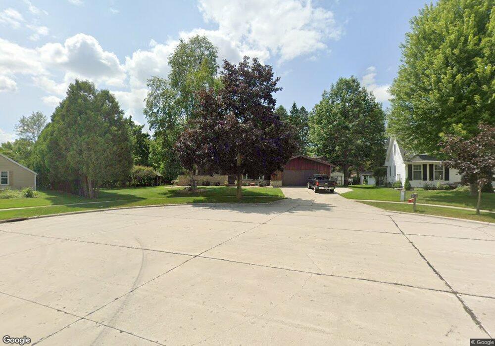 204 Harvest Ct, Manitowoc, WI 54220 - photo 1