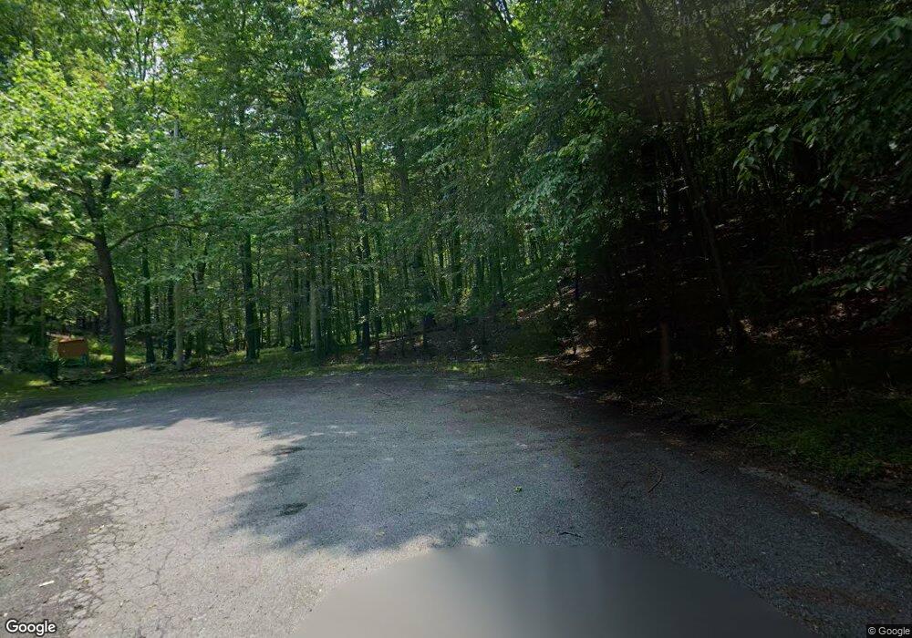 225 Rabbit Ct, Pocono Mountain Lake Estates, PA 18324 - photo 1