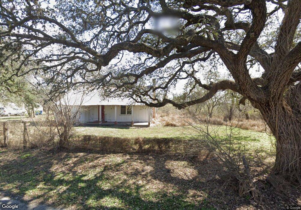 1313 W Flournoy St, Beeville, TX 78102 - photo 1